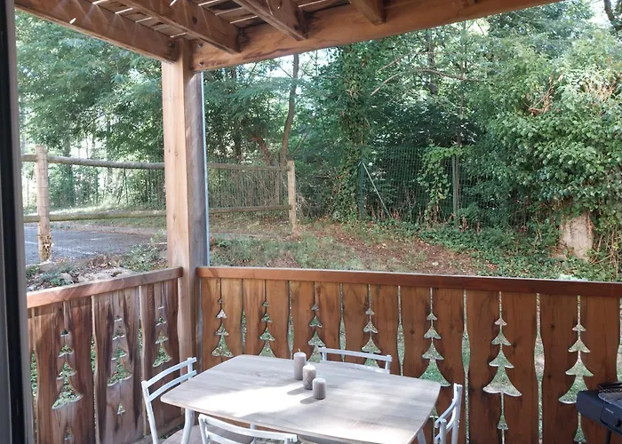 Con Balcon Y Vista Al Bosque